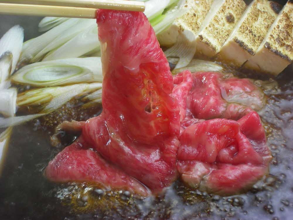 【黒毛和牛／年間生産200頭】石見和牛ロースすき焼き用スライス550g
